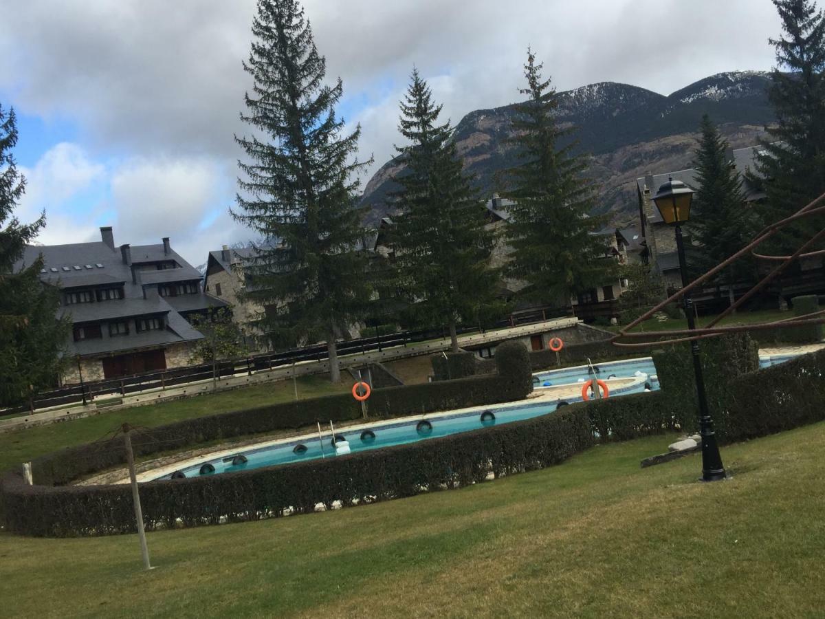 Apartamento Benasque Sahun Bagian luar foto